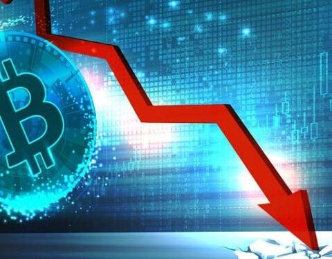 Bitcoin Drops Below $58,000 Amid Weekend Crypto Market Slump